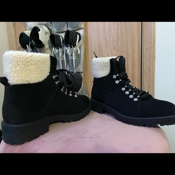 Forever 21 boots - Picture 5 of 7